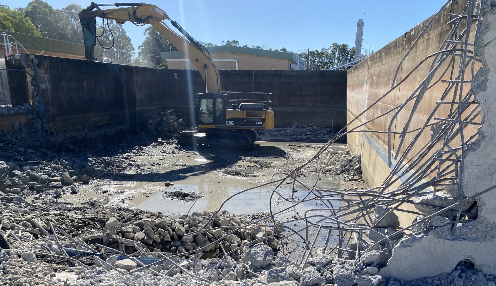 Demolition of walls from below ground position