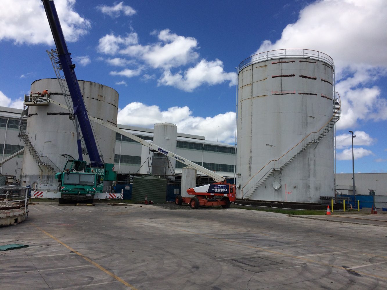 BOC Rocklea Dustin Demolition using cranes